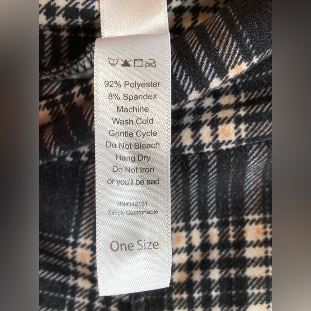 LuLaRoe Plaid Leggings OS Black Cream Peach Stretch Pants - Picture 3 of 5